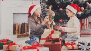 Идеальные подарки для младшего брата на Новый год: Подсказки и вдохновение