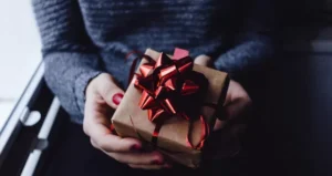 Необычные идеи подарков для родственников на Новый год
